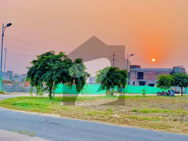 Land for sale in Lahore, Punjab
