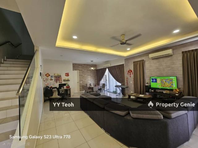 Terraced House for sale in Malaka