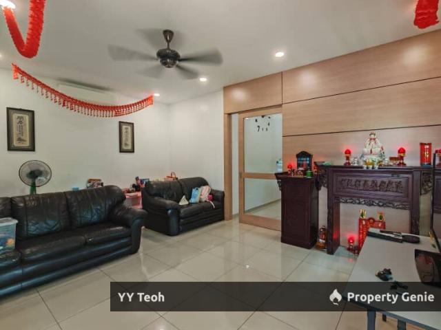 Terraced House for sale in Malaka
