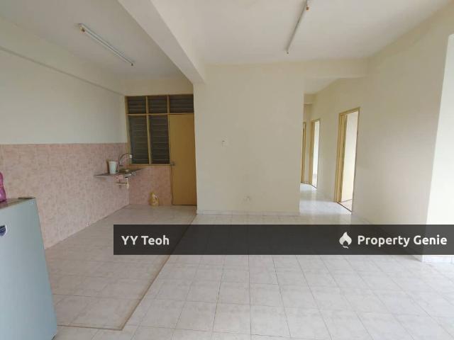 Apartment for sale in Malaka