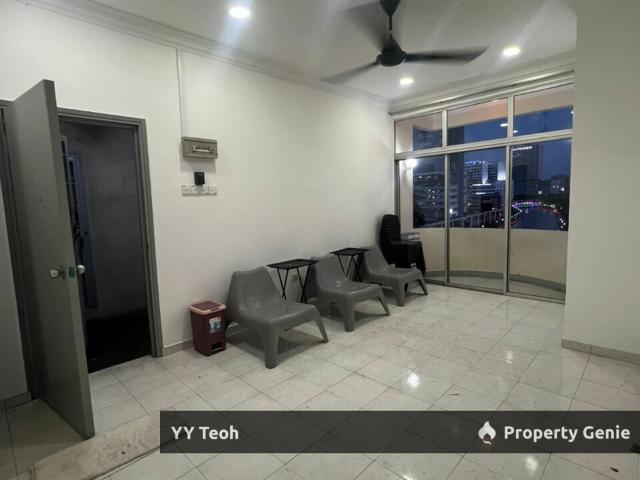 Flat for sale in Malaka