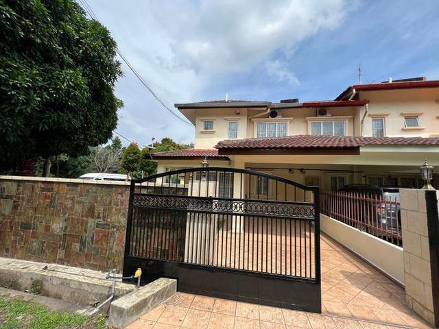 Terraced House for sale in Malaka