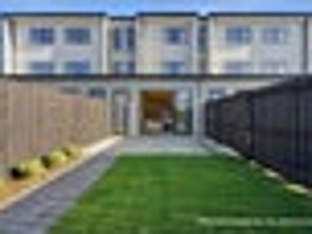 Townhouse for sale in Awhitu