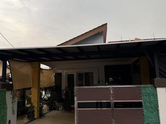 Terraced House for sale in Tanjong Sepat, Selangor