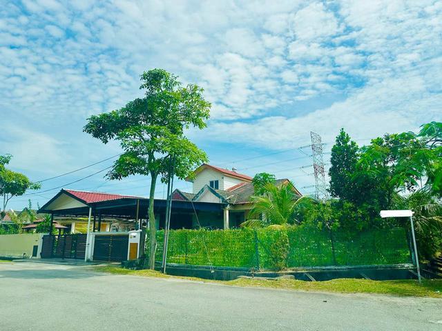 Residential House for sale in Tanjong Sepat, Selangor