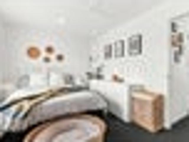 Townhouse for sale in Linwood, Linwood-Central-Heathcote Community