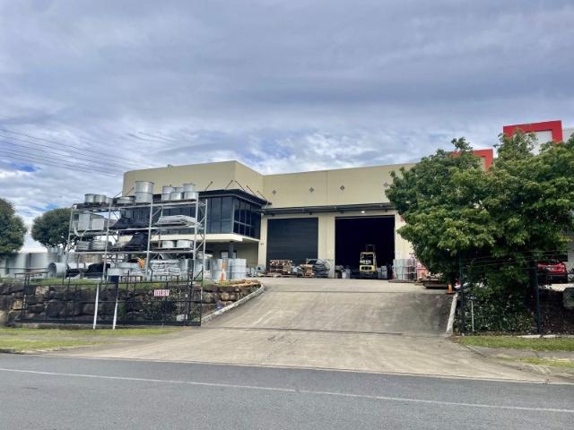 Warehouse for rent in Toombul, Queensland
