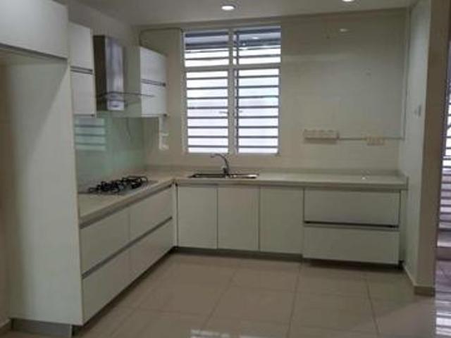Townhouse for sale in Mukim 13, Georgetown