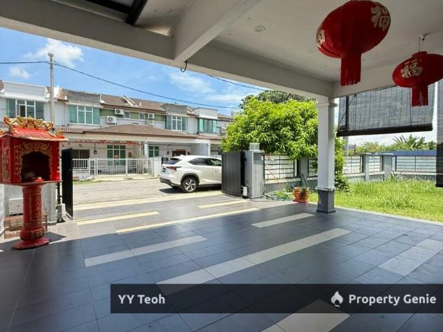 Terraced House for sale in Malaka