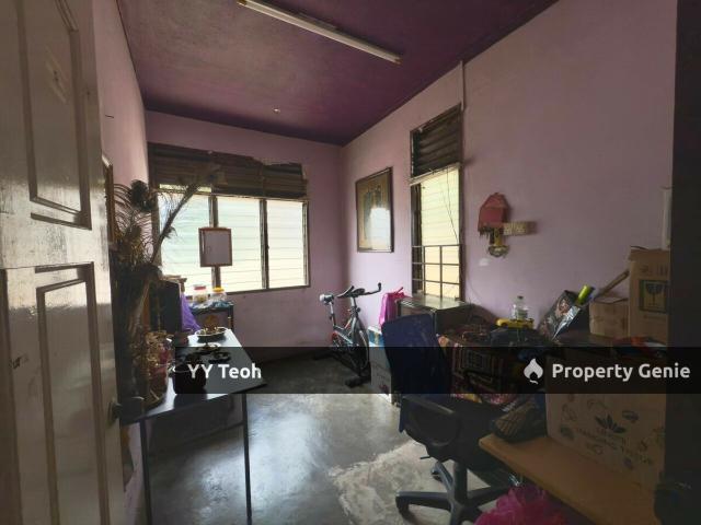 Terraced House for sale in Malaka