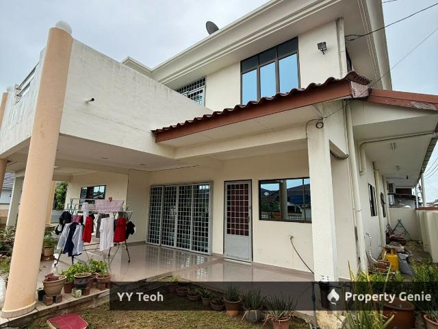 Terraced House for sale in Malaka