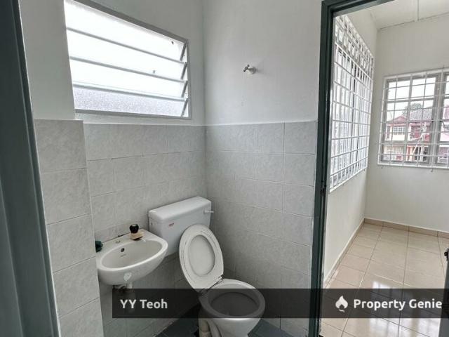 Terraced House for sale in Malaka