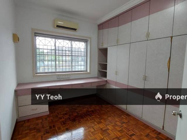 Terraced House for sale in Malaka