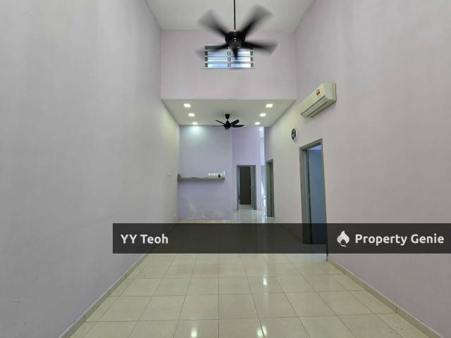 Terraced House for sale in Malaka
