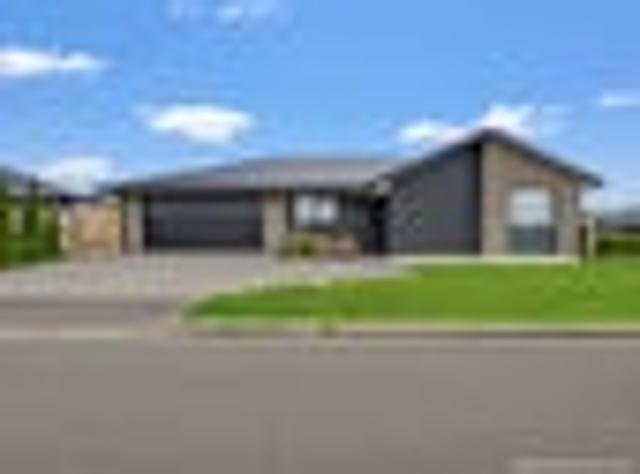 House for sale in Chaslands, Canterbury