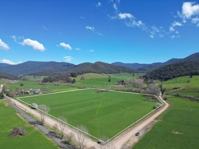 Cottage for sale in Eskdale, Victoria