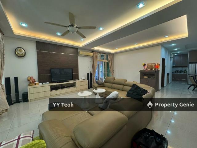 House for sale in Malaka