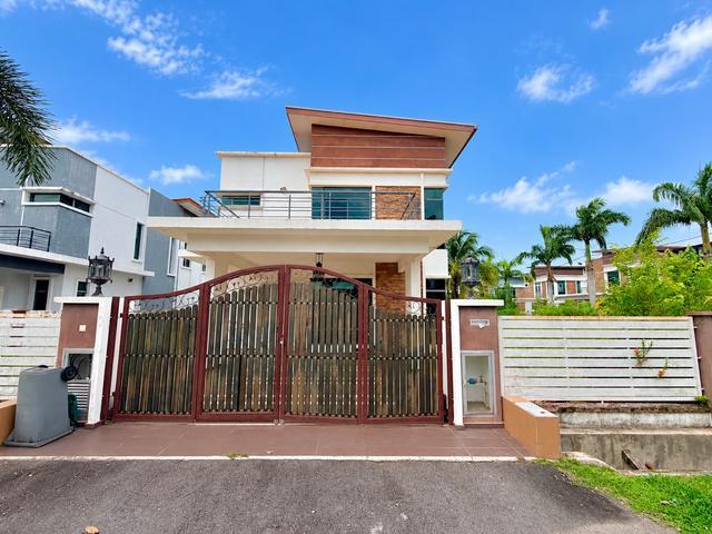 Bungalow for sale in Paya Rumput
