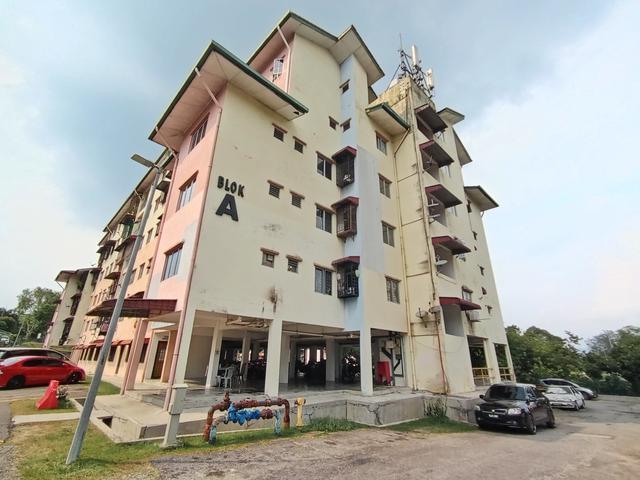 Apartment for sale in Kajang, Langat