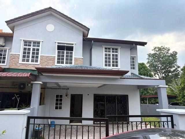 Townhouse for rent in Kajang, Langat