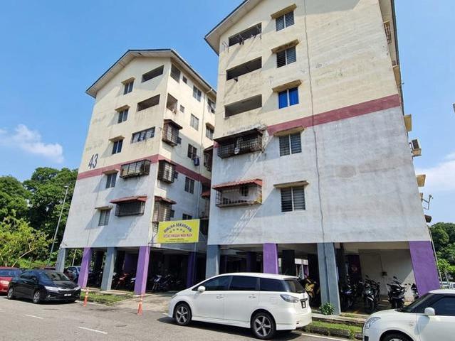 Flat for sale in Petaling, Alam Impian