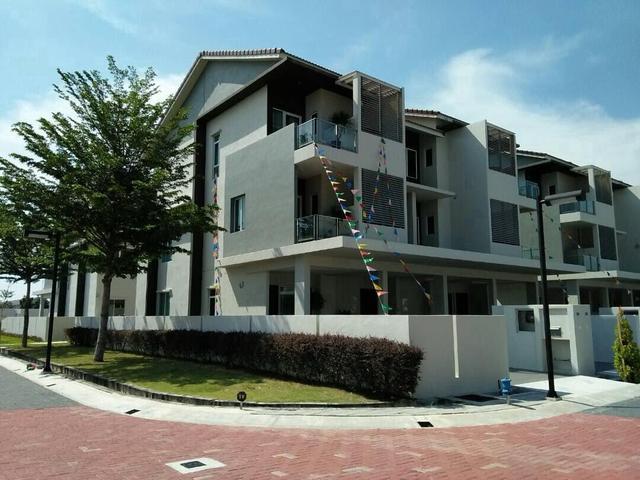 Townhouse for rent in Wellesley, Penang