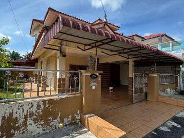 Residential House for sale in Batu Pahat, Johor