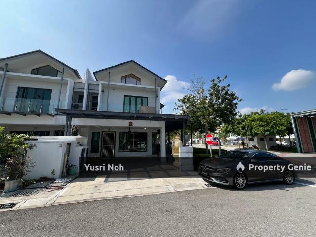 Terraced House for sale in Tanjong Sepat, Selangor