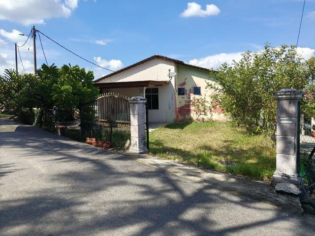 Terraced House for sale in Malaka