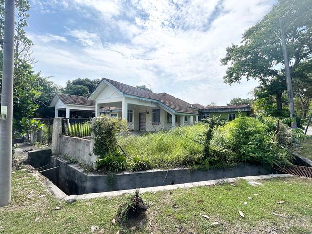 Residential House for sale in Tanjong Sepat, Selangor