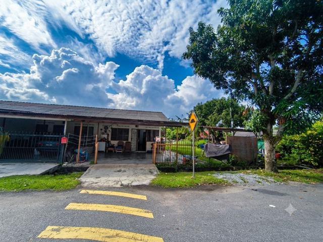 Terraced House for sale in Malaka