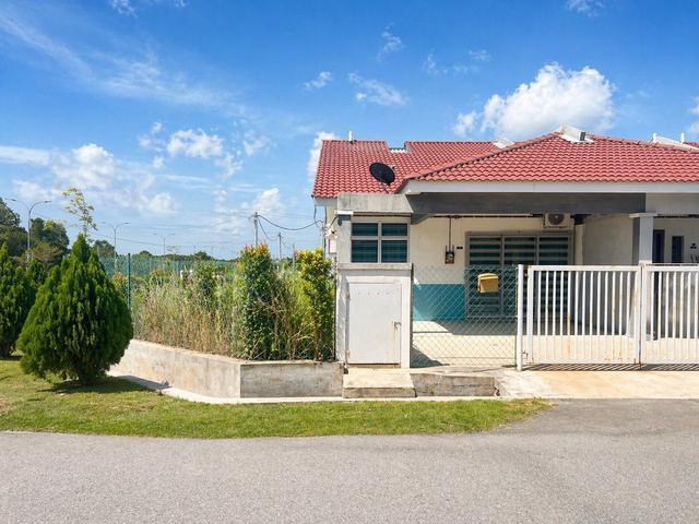 Terraced House for sale in Malaka