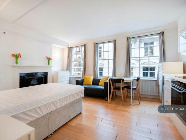 Apartment for rent in Lyons, Greater London