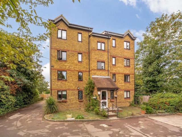 Apartment for rent in Dollis Hill, Greater London