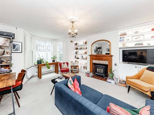 Apartment for rent in North Kensington, Greater London