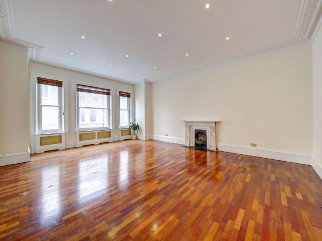 Apartment for rent in South Kensington, Greater London