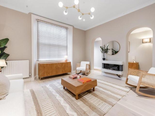 Apartment for rent in South Kensington, Greater London