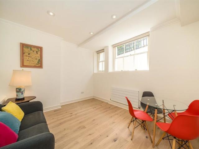 Apartment for rent in South Kensington, Greater London