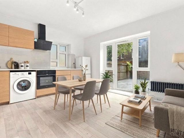 Apartment for rent in St. George in the East, Greater London