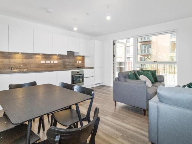 House for rent in Plashet, Greater London