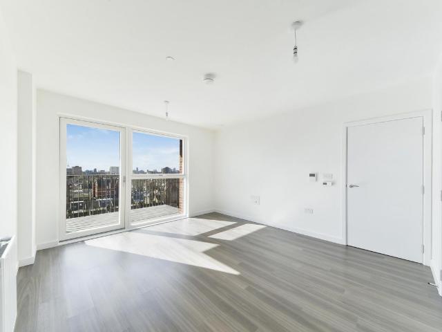 House for rent in Plashet, Greater London
