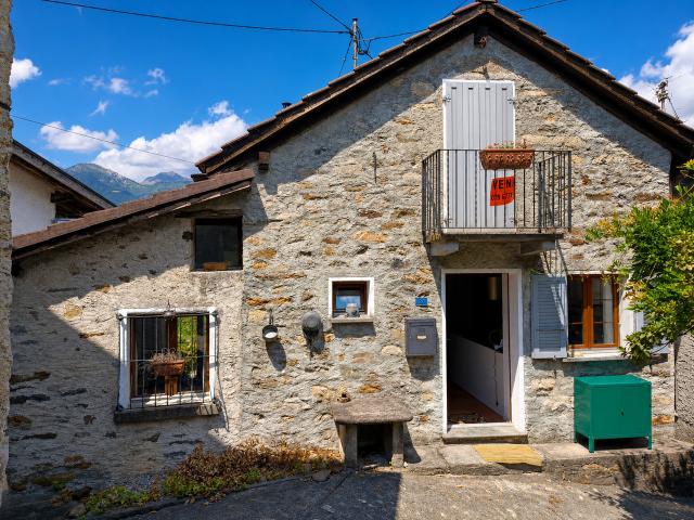 Reihenfamilienhaus kaufen in Gerra, Gambarogno, Tessin