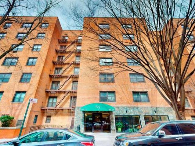 Apartment for sale in Queens, Arverne