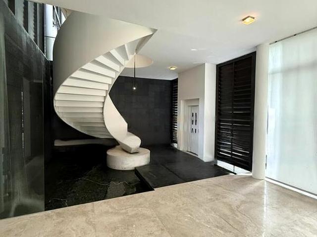 Detached House for sale in Holland