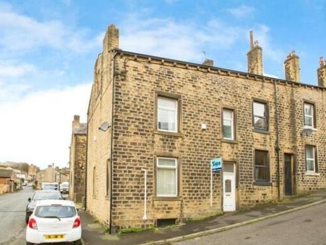 House for sale in Halifax, West Yorkshire