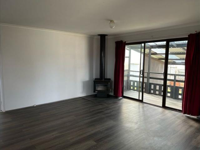 House for rent in Coronet Bay