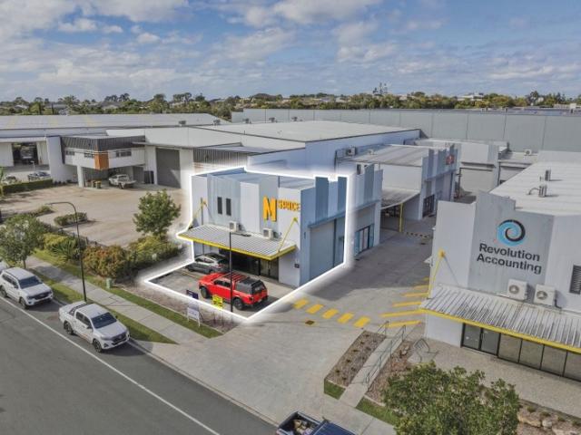 Warehouse for rent in Toombul, Queensland
