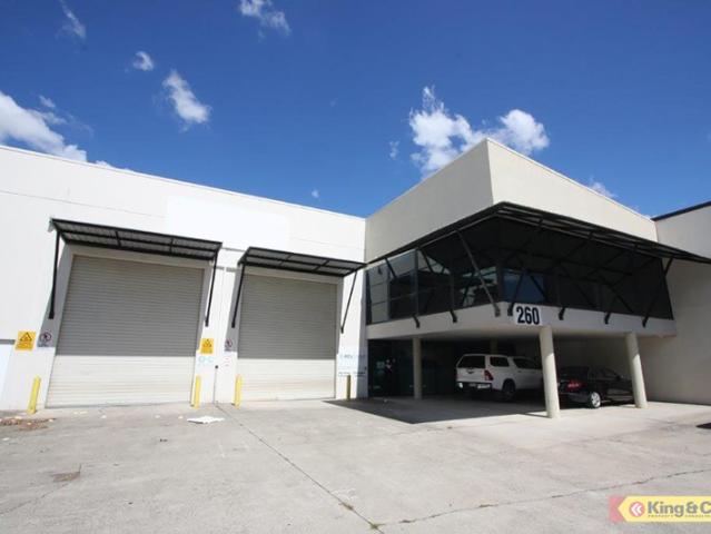 Warehouse for rent in Toombul, Queensland