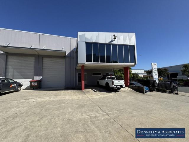 Warehouse for rent in Toombul, Queensland