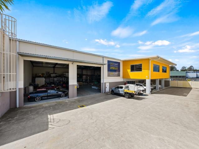 Warehouse for rent in Toombul, Queensland